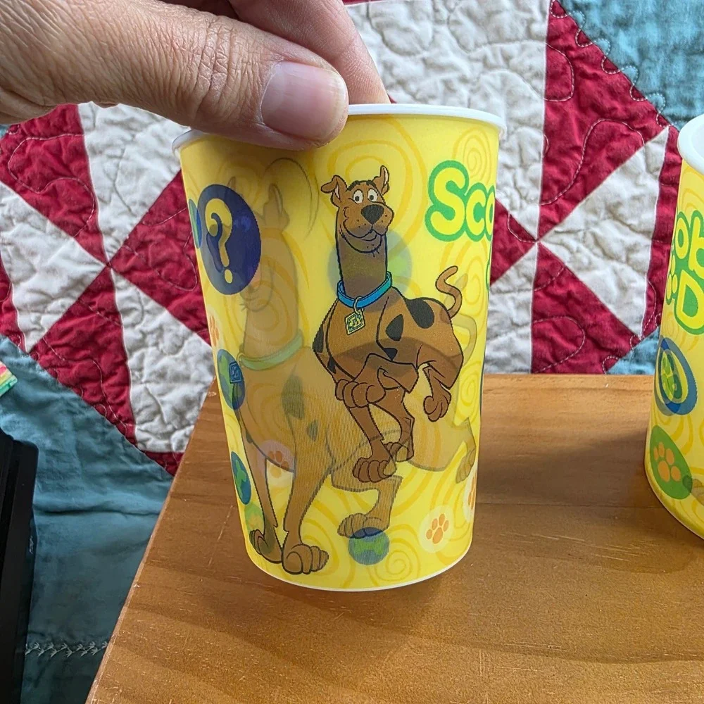 Scooby-Doo 4 Piece Plastic Hollographic Cups 2013 BPA Free Yellow Hanna-Barbera